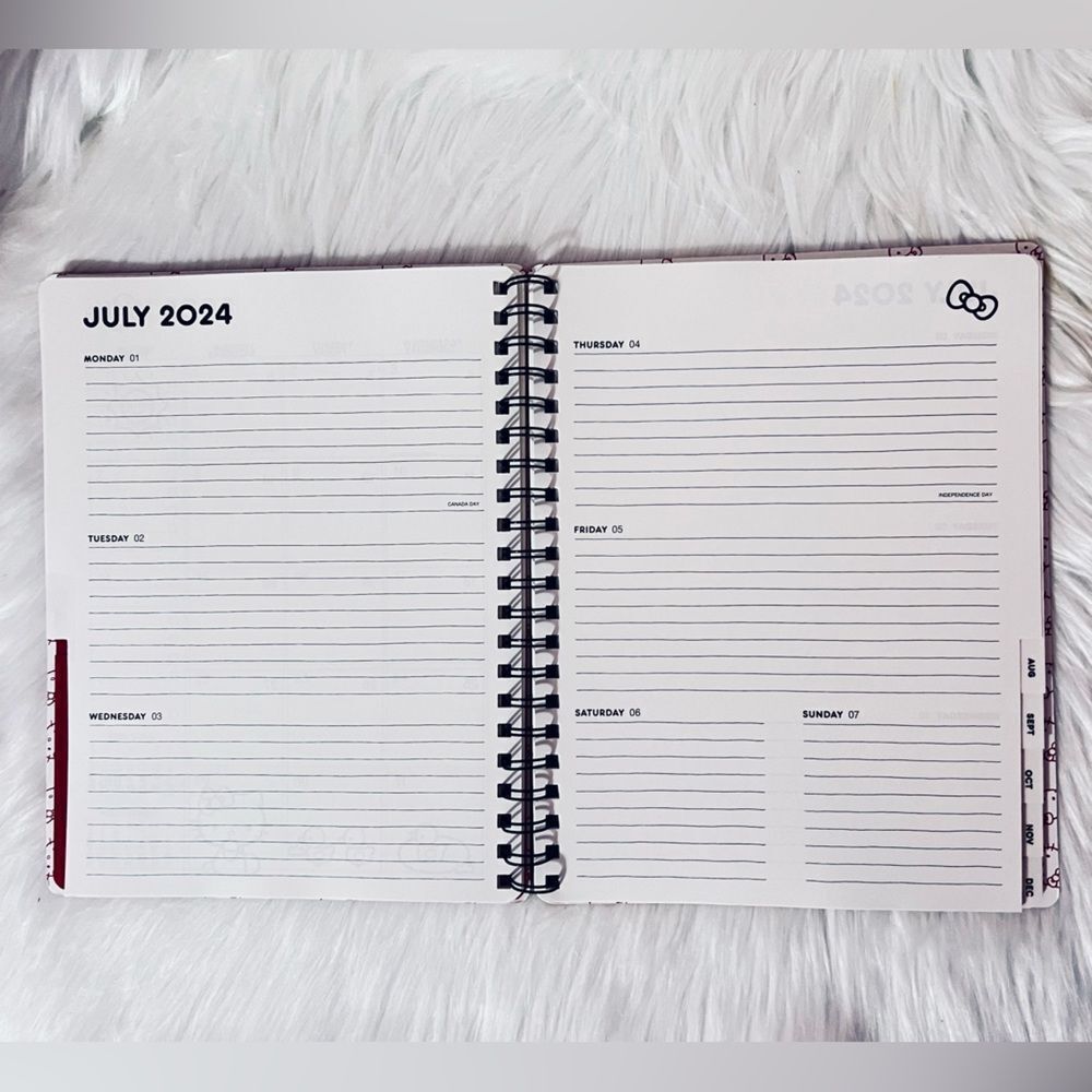 Hello Kitty Planner - Picture 5 of 7